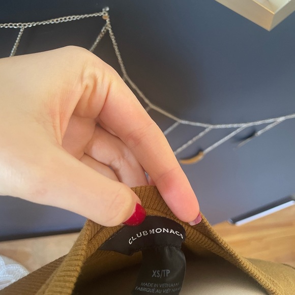 Club Monaco T-shirt - Picture 2 of 2